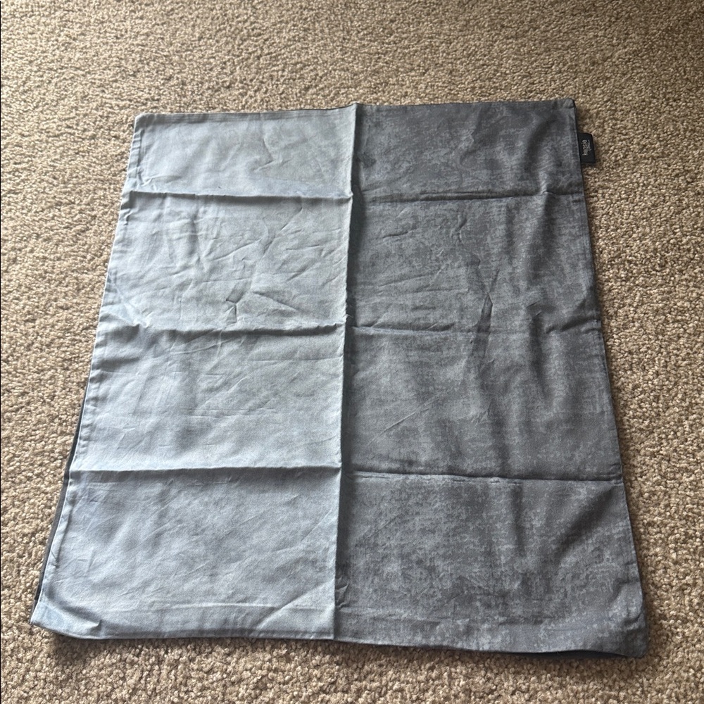 Kensie Home Brand: Grey Patterned Gorgeous Queen Duvet Set w/ 1 pillow case